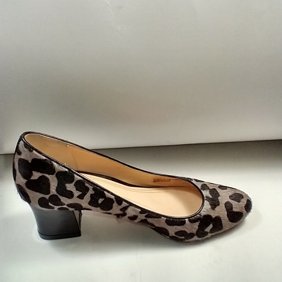 Cole Haan Chelsea Low Flared Heel Pumps Women's sz 6B - Picture 6 of 9